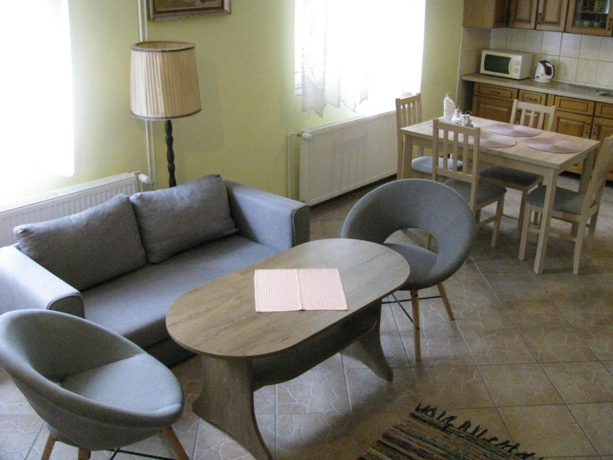 Modern Apartment In Carlsbad With Garden 카를로비바리 외부 사진